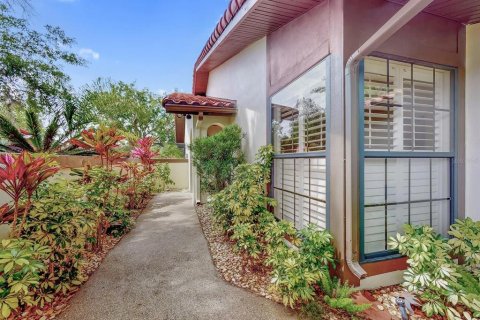 Townhouse in Haines City, Florida 2 bedrooms, 113.9 sq.m. № 2095104 - photo 4