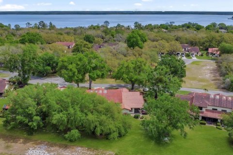 Townhouse in Haines City, Florida 2 bedrooms, 113.9 sq.m. № 2095104 - photo 30