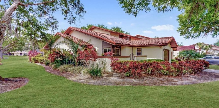Townhouse in Haines City, Florida 2 bedrooms, 113.9 sq.m. № 2095104