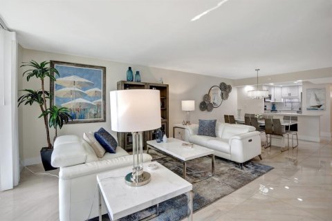 Condo in Pembroke Pines, Florida, 2 bedrooms № 2082644 - photo 21