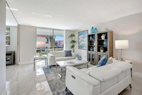 Condo in Pembroke Pines, Florida, 2 bedrooms  № 2082644