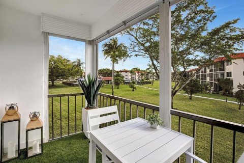 Condo in Pembroke Pines, Florida, 2 bedrooms № 2082644 - photo 27