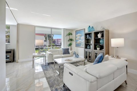 Condo in Pembroke Pines, Florida, 2 bedrooms № 2082644 - photo 20
