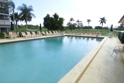 Condo in Pembroke Pines, Florida, 2 bedrooms № 2082644 - photo 29