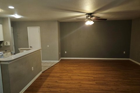 Condo in West Palm Beach, Florida, 1 bedroom  № 2393201 - photo 2