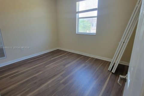 Снять в аренду таунхаус в Кендалл, Флорида 4 спальни, № 2045445 - фото 11