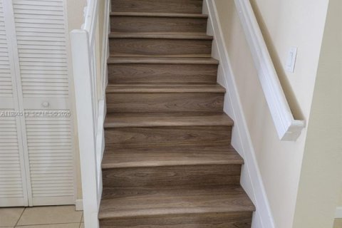 Снять в аренду таунхаус в Кендалл, Флорида 4 спальни, № 2045445 - фото 7