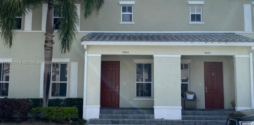 Таунхаус в Кендалл, Флорида 4 спальни № 2045445