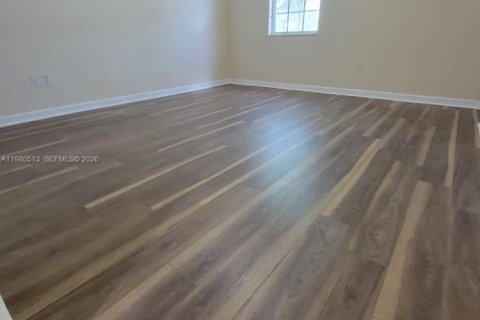 Снять в аренду таунхаус в Кендалл, Флорида 4 спальни, № 2045445 - фото 9