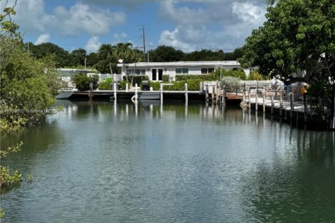 Снять в аренду виллу или дом в Марафон, Флорида 3 спальни, 192.68м2, № 1957954 - фото 4