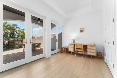 Купить виллу или дом в Бей-Харбор-Айлендс, Флорида 4 спальни, 312.43м2, № 1970033 - фото 19