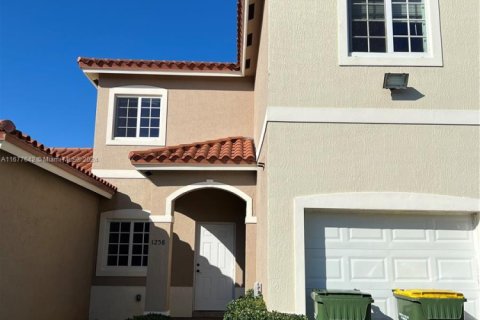 Touwnhouse à louer à Homestead, Floride: 3 chambres, 144 m2 № 1981630 - photo 1