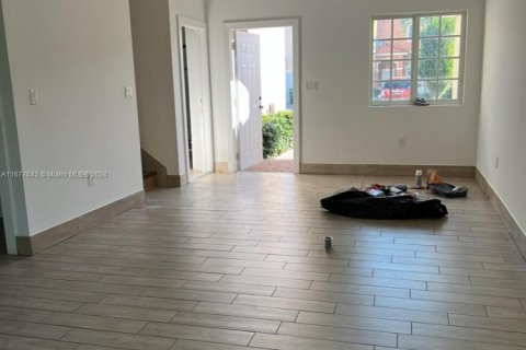 Touwnhouse à louer à Homestead, Floride: 3 chambres, 144 m2 № 1981630 - photo 2