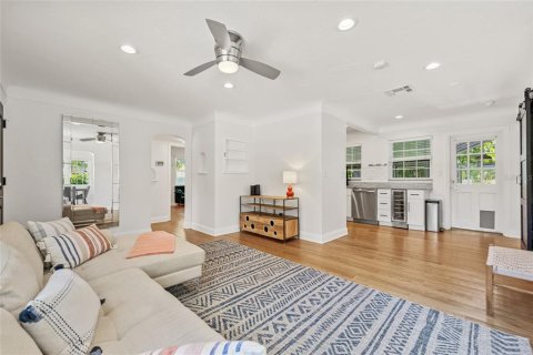 Casa en venta en Saint Petersburg, Florida, 3 dormitorios, 113.62 m2 № 1904973 - foto 2