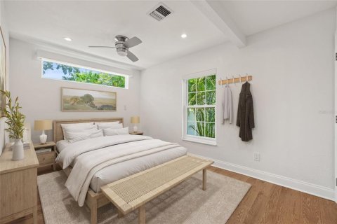 House in Saint Petersburg, Florida 3 bedrooms, 113.62 sq.m. № 1904973 - photo 3