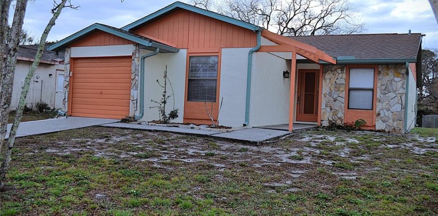 Casa en Tarpon Springs, Florida 3 dormitorios, 108.51 m2 № 1906095