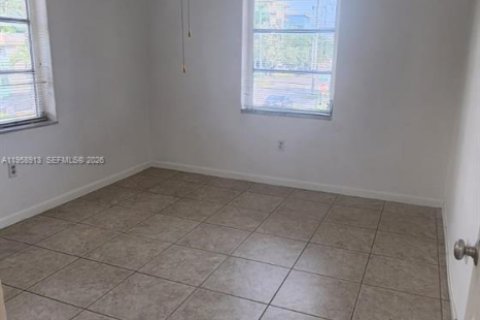 Condo in Miami, Florida, 2 bedrooms  № 2017590 - photo 10