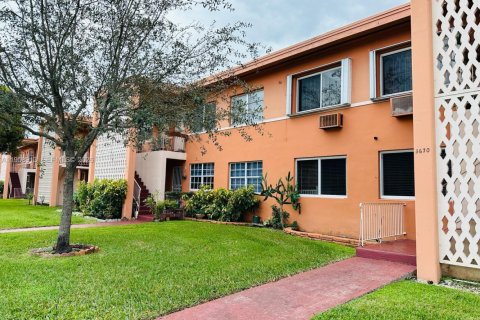 Condo in Miami, Florida, 2 bedrooms  № 2017590