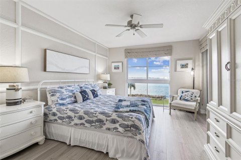 Condo in Saint Petersburg, Florida, 2 bedrooms  № 2219127 - photo 4