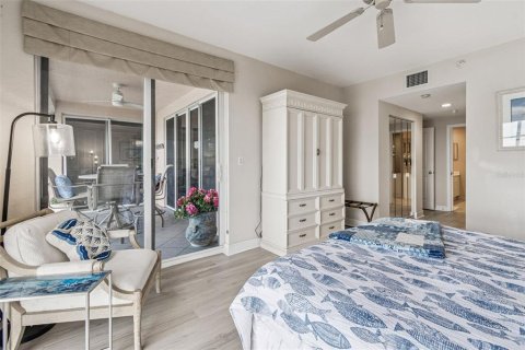 Condo in Saint Petersburg, Florida, 2 bedrooms  № 2219127 - photo 13