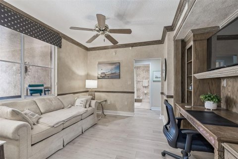 Condo in Saint Petersburg, Florida, 2 bedrooms  № 2219127 - photo 7