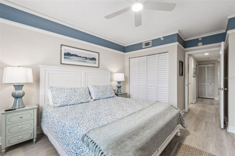 Condo in Saint Petersburg, Florida, 2 bedrooms  № 2219127 - photo 20