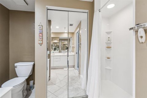 Condo in Saint Petersburg, Florida, 2 bedrooms  № 2219127 - photo 15