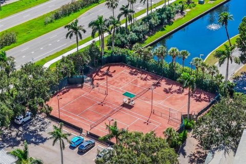 Condo in Saint Petersburg, Florida, 2 bedrooms  № 2219127 - photo 27