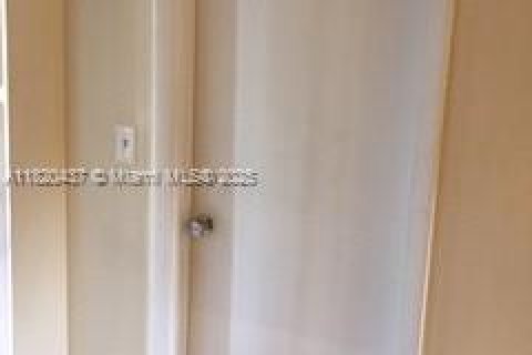 Condo in Miramar, Florida, 2 bedrooms  № 1779763 - photo 6