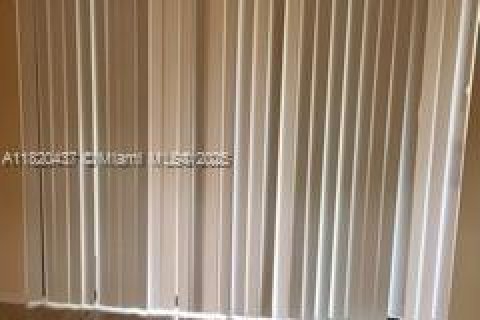 Condo in Miramar, Florida, 2 bedrooms  № 1779763 - photo 5