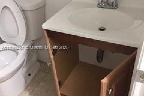 Condo in Miramar, Florida, 2 bedrooms  № 1779763 - photo 10