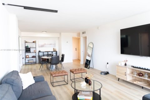 Copropriété à vendre à North Miami, Floride: 2 chambres, 101.82 m2 № 1969248 - photo 7