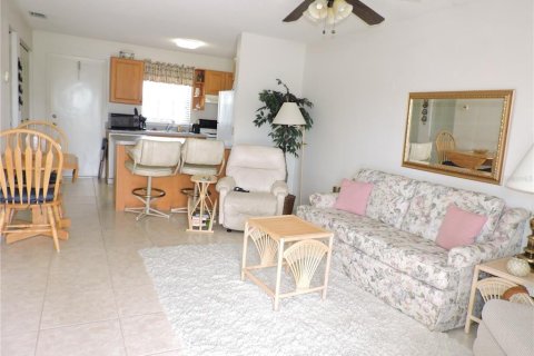 Dúplex en venta en Lake Wales, Florida, 2 dormitorios, 79.71 m2 № 1912777 - foto 5