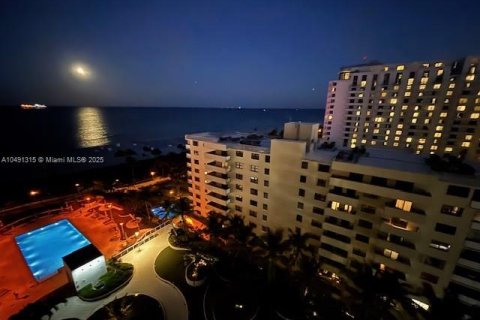 Снять в аренду кондоминиум в Майами-Бич, Флорида 49.7м2, № 2034696 - фото 12