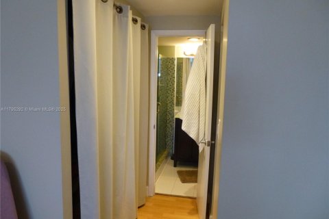 Купить кондоминиум в Авентура, Флорида 2 спальни, 113.34м2, № 1861249 - фото 13