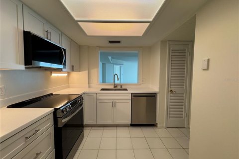 Снять в аренду кондоминиум в Тампа, Флорида 2 спальни, 144.93м2, № 2215294 - фото 3