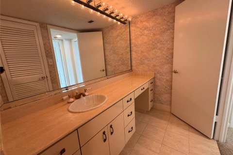 Снять в аренду кондоминиум в Тампа, Флорида 2 спальни, 144.93м2, № 2215294 - фото 29
