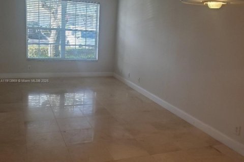 Снять в аренду таунхаус в Уэстон, Флорида 2 спальни, 103.12м2, № 1969010 - фото 6