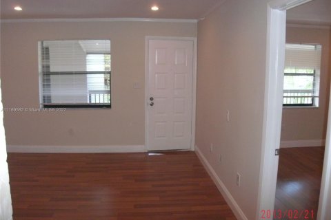 Condominio en venta en Tamarac, Florida, 1 dormitorio, 51.1 m2 № 1875682 - foto 1