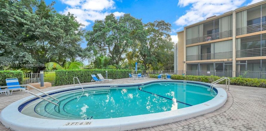 Condo à Hollywood, Floride, 2 chambres № 1934537