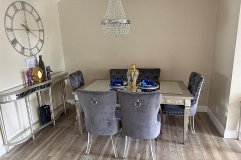 Townhouse in Tamarac, Florida 3 bedrooms, 151.99 sq.m. № 2378757 - photo 8