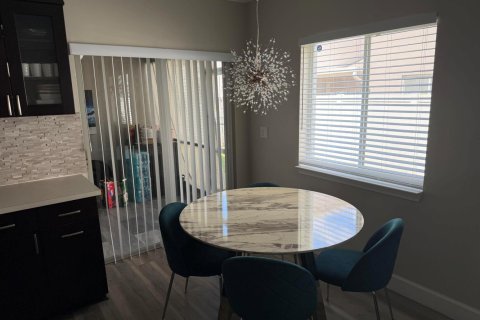 Townhouse in Tamarac, Florida 3 bedrooms, 151.99 sq.m. № 2378757 - photo 11