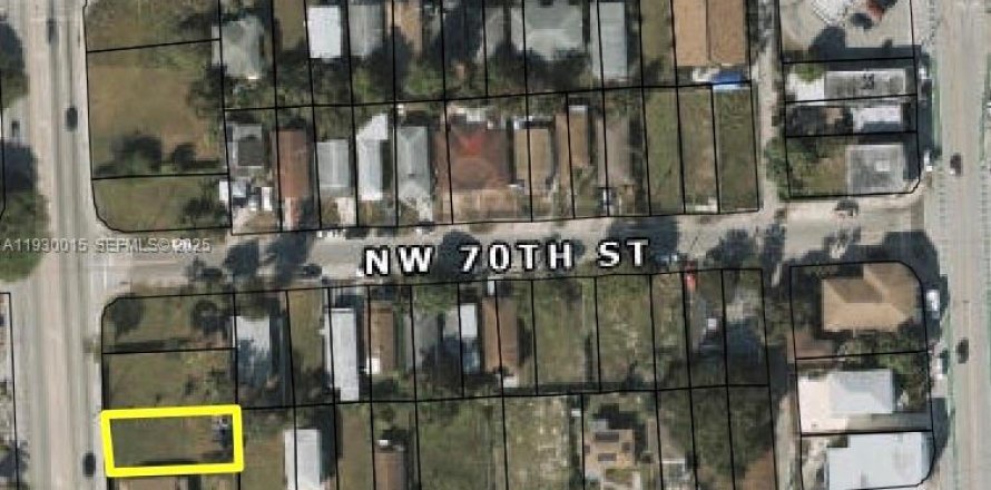 Land in Miami, Florida № 2076896