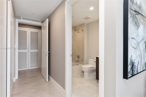 Copropriété à vendre à Miami, Floride: 3 chambres, 219.71 m2 № 1976896 - photo 17