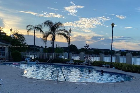 Copropriété à vendre à Coconut Creek, Floride: 2 chambres, 115.76 m2 № 2088831 - photo 4
