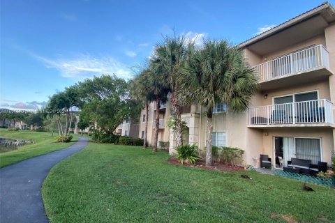 Copropriété à vendre à Coconut Creek, Floride: 2 chambres, 115.76 m2 № 2088831 - photo 6