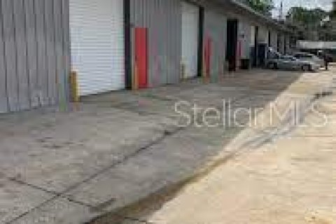 Immobilier commercial à Sanford, Floride 1114.83 m2 № 2298833