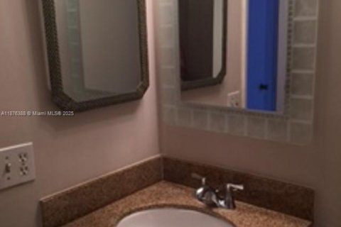 Condo in Coral Springs, Florida, 2 bedrooms  № 1924202 - photo 6