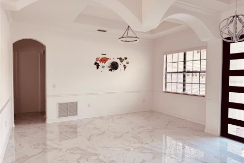 Casa en venta en Sorrento, Florida, 4 dormitorios, 290.88 m2 № 1025440 - foto 2