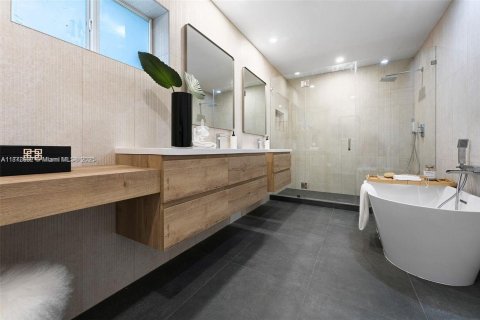 Casa en venta en Miami Shores, Florida, 3 dormitorios, 190.08 m2 № 1950330 - foto 14